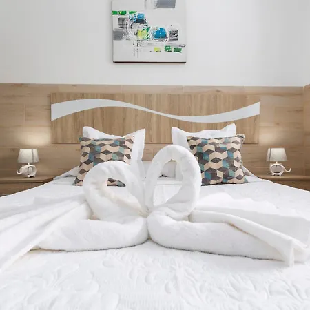 Home2book Ocean Heaven Terrace & Pool In Apartamento *