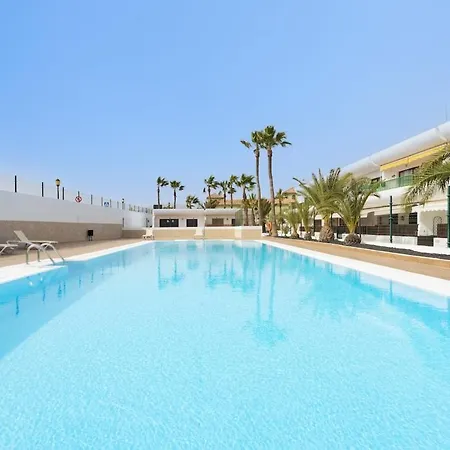 Home2book Oceans Of Calm Apt, Terrace & Pool Apartman